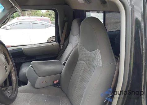 2001 Mazda B3000 Ds/Se from USA, damaged, VIN 4F4YR12U81TM21454